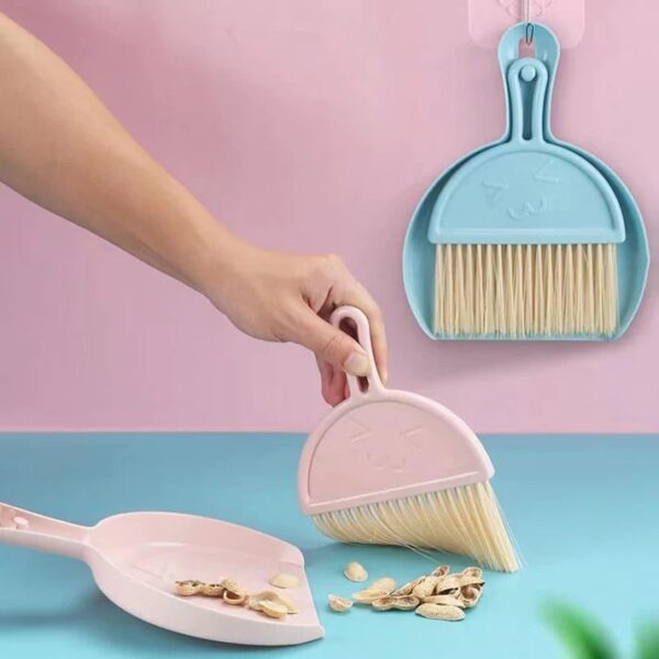 Mini Dustpan and Broom Set, Pet Cage Broom Brush Dustpan, Desktop Cleaning Brush, Household Desktop Mini Broom, Dining Table, Brush Set for Cleaning Laptops,