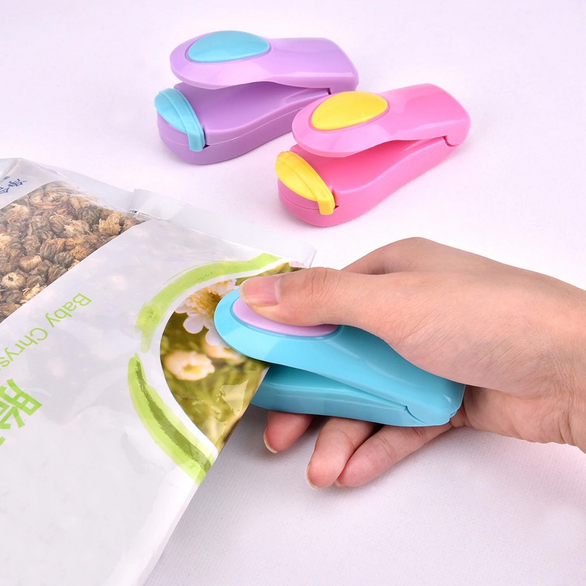 Mini Sealing Machine - Mini Portable Sealer - Food bag Heat Sealing Device - Portable Mini Heat Sealing Machine - Mini Portable Handy Plastic Bag Sealer